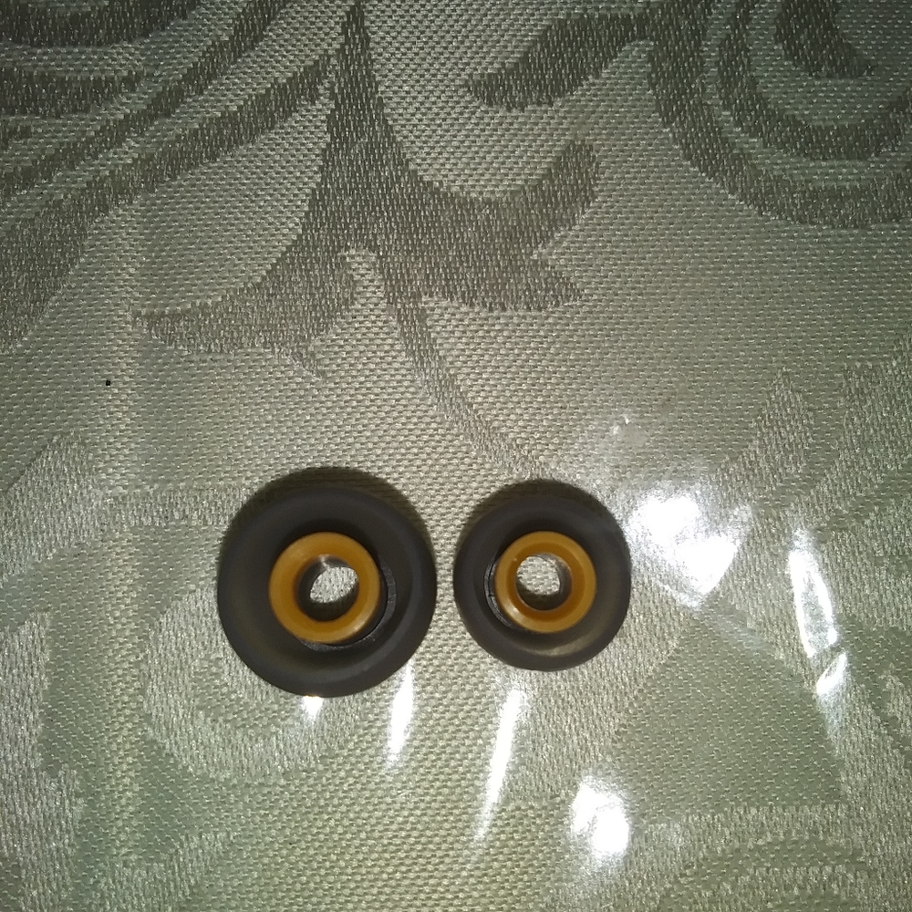 Earbuds Ear Piece - Picture 2 of 4